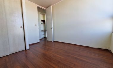 Oportunidad de Inversión, Increíble Ubicación. Vende Depto. 2 Dormitorios con Estacionamiento. Metro Santa Lucia.