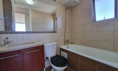 Oportunidad de Inversión, Increíble Ubicación. Vende Depto. 2 Dormitorios con Estacionamiento. Metro Santa Lucia.