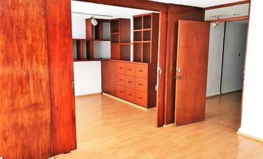 DEPARTAMENTO CON USO DE SUELO, ADAPTADO PARA OFICINAS,  DE CINCO CUBÍCULOS + CUARTO DE ARCHIVO