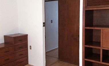 DEPARTAMENTO CON USO DE SUELO, ADAPTADO PARA OFICINAS,  DE CINCO CUBÍCULOS + CUARTO DE ARCHIVO