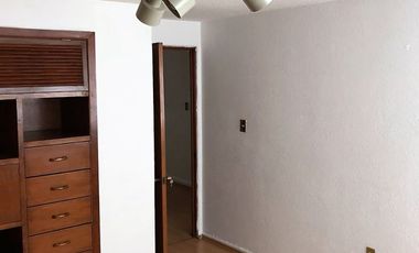 DEPARTAMENTO CON USO DE SUELO, ADAPTADO PARA OFICINAS,  DE CINCO CUBÍCULOS + CUARTO DE ARCHIVO