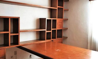 DEPARTAMENTO CON USO DE SUELO, ADAPTADO PARA OFICINAS,  DE CINCO CUBÍCULOS + CUARTO DE ARCHIVO