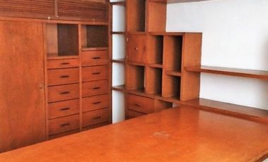DEPARTAMENTO CON USO DE SUELO, ADAPTADO PARA OFICINAS,  DE CINCO CUBÍCULOS + CUARTO DE ARCHIVO