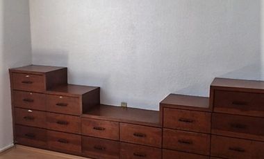 DEPARTAMENTO CON USO DE SUELO, ADAPTADO PARA OFICINAS,  DE CINCO CUBÍCULOS + CUARTO DE ARCHIVO