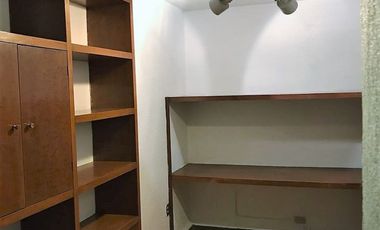 DEPARTAMENTO CON USO DE SUELO, ADAPTADO PARA OFICINAS,  DE CINCO CUBÍCULOS + CUARTO DE ARCHIVO