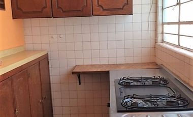 DEPARTAMENTO CON USO DE SUELO, ADAPTADO PARA OFICINAS,  DE CINCO CUBÍCULOS + CUARTO DE ARCHIVO