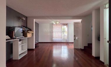 SE VENDE CASA DE TRES NIVELES EN VILLA MARÍA , ZIPAQUIRÁ