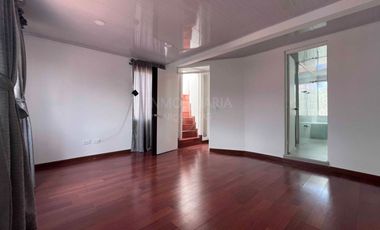 SE VENDE CASA DE TRES NIVELES EN VILLA MARÍA , ZIPAQUIRÁ