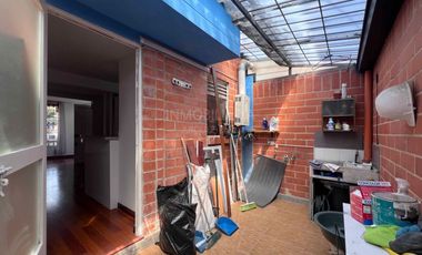 SE VENDE CASA DE TRES NIVELES EN VILLA MARÍA , ZIPAQUIRÁ