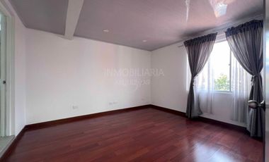 SE VENDE CASA DE TRES NIVELES EN VILLA MARÍA , ZIPAQUIRÁ