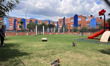 SE VENDE CASA DE TRES NIVELES EN VILLA MARÍA , ZIPAQUIRÁ