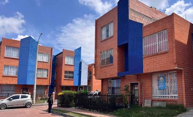 SE VENDE CASA DE TRES NIVELES EN VILLA MARÍA , ZIPAQUIRÁ