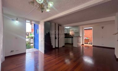 SE VENDE CASA DE TRES NIVELES EN VILLA MARÍA , ZIPAQUIRÁ