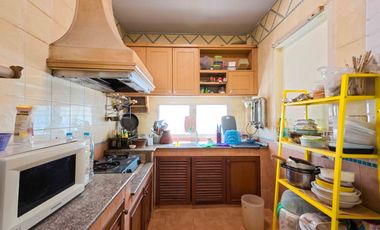 Golden Opportunity! Large Corner Detached House for Sale Parichat Village: 107 sq. wah plot with expansive garden space, right next to the park