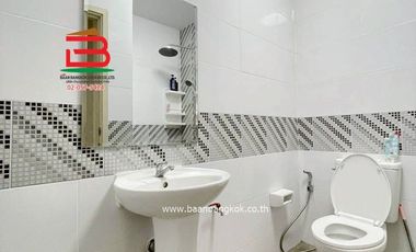 ทาวเฮ้าส์ 2 ชั้น รัชธานี 11 (ใกล้โรงพยาบาลมหาวชิราลงกรณธัญบุรี) เนื้อที่ 21.4 ตรว. ตำบลบึงน้ำรักษ์ อำเภอธัญบุรี จังหวัดปทุมธานี