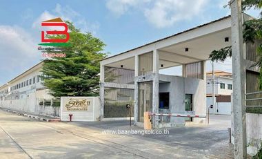 ทาวเฮ้าส์ 2 ชั้น รัชธานี 11 (ใกล้โรงพยาบาลมหาวชิราลงกรณธัญบุรี) เนื้อที่ 21.4 ตรว. ตำบลบึงน้ำรักษ์ อำเภอธัญบุรี จังหวัดปทุมธานี