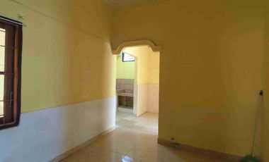 Disewakan Rumah dalam komplek Jalan Demang Lebar Daun Palembang