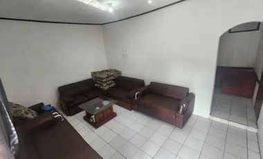 Jual murah, Rumah berlokasi di Cihanjuang, Kel. Cibabat, Kec. Cimahi Utara, Kota Cimahi.