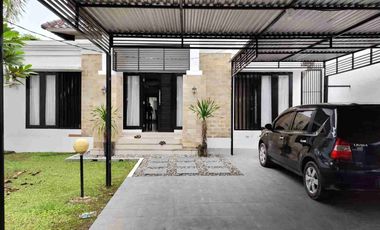 Dijual Rumah Komplek Bank Raya Demang Lebar Daun Palembang