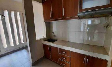 Rumah apartmen siaga Pejaten Pasar minggu 3 kmr furnis 62jt/thn
