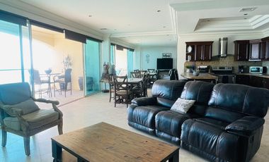 Tu Refugio frente al Mar . Condo en Renta a la Orilla del Oceano Pacifico