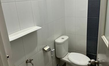 RUKO LUAS 3 LANTAI LOKASI STRATEGIS RAMAI COCOK UNTUK SEGALA USAHA SIAP PAKAI DI KARAPITAN BANDUNG