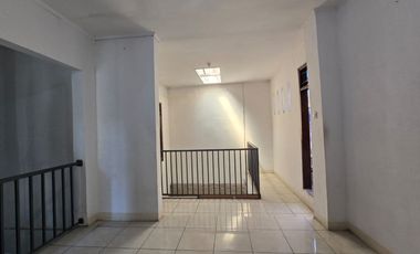 RUMAH MINIMALIS 2 LANTAI NYAMAN STRATEGIS SIAP HUNI DI BATUNUNGGAL BANDUNG