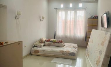 RUMAH BAGUS 2 LANTAI SEMI FURNISHED SIAP HUNI DI SETRA DAGO ANTAPANI BANDUNG