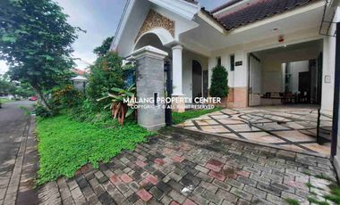 Rumah 2 lantai Mewah Classic Siap Huni di Golf Araya. Full Furnished.