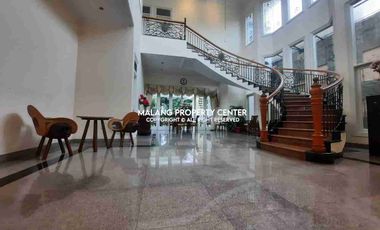 Rumah 2 lantai Mewah Classic Siap Huni di Golf Araya. Full Furnished.