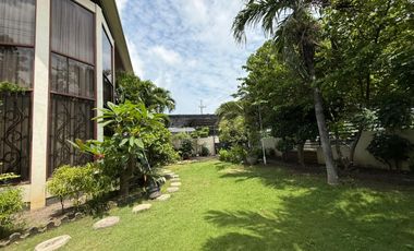 Rumah disewakan untuk usaha di Darmo Permai Selatan II, Surabaya