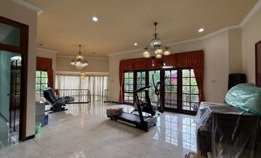 Rumah disewakan untuk usaha di Darmo Permai Selatan II, Surabaya