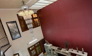 Rumah disewakan untuk usaha di Darmo Permai Selatan II, Surabaya