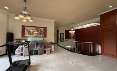 Rumah disewakan untuk usaha di Darmo Permai Selatan II, Surabaya