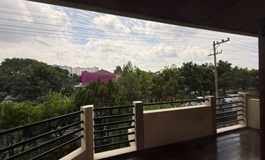 Rumah disewakan untuk usaha di Darmo Permai Selatan II, Surabaya