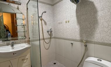 Rumah disewakan untuk usaha di Darmo Permai Selatan II, Surabaya