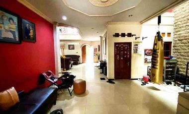 Rumah Mewah 3 Lantai Strategis