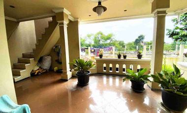 Rumah Mewah 3 Lantai Strategis