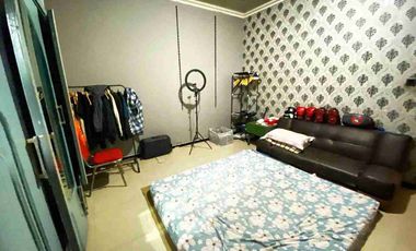 Rumah Mewah 3 Lantai Strategis