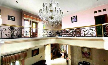 Rumah Mewah 3 Lantai Strategis