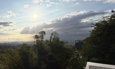 Ridge View 4BR house with panoramic BGC, Makati & Alabang skyline views. Modern Australian design in an exclusive Taytay, Rizal community