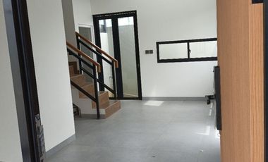 Rumah Baru 2 Lantai Dalam Cluster Eksklusif Lingkungan Islami, DP 0% Cicilan Mulai 5 Jutaan, Lokasi Strategis 5 Menit ke Summarecon Mall dan Stasiun KRL di Bekasi - FREE BPHTB & Bebas Biaya Biaya