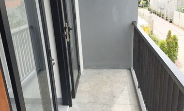 Rumah Baru 2 Lantai Dalam Cluster Eksklusif Lingkungan Islami, DP 0% Cicilan Mulai 5 Jutaan, Lokasi Strategis 5 Menit ke Summarecon Mall dan Stasiun KRL di Bekasi - FREE BPHTB & Bebas Biaya Biaya