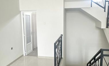 RUKO STRATEGIS DI PINGGIR JALAN RAYA KODAU BEKASI, DEKAT DENGAN PINTU TOL JATIWARNA