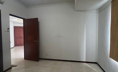 Jarang Ada Sewa 2BR Unfurnished di Royal Mediterania Garden Akses ke Mall Central Park. APL Tower, Taman Anggrek Fasilitas Kolam Renang, Gym, Sauna
