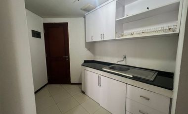 Jarang Ada Sewa 2BR Unfurnished di Royal Mediterania Garden Akses ke Mall Central Park. APL Tower, Taman Anggrek Fasilitas Kolam Renang, Gym, Sauna