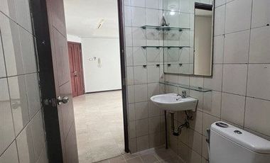 Jarang Ada Sewa 2BR Unfurnished di Royal Mediterania Garden Akses ke Mall Central Park. APL Tower, Taman Anggrek Fasilitas Kolam Renang, Gym, Sauna