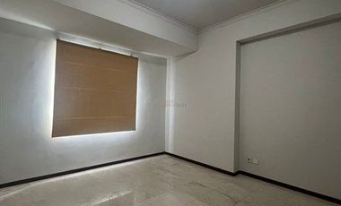 Jarang Ada Sewa 2BR Unfurnished di Royal Mediterania Garden Akses ke Mall Central Park. APL Tower, Taman Anggrek Fasilitas Kolam Renang, Gym, Sauna