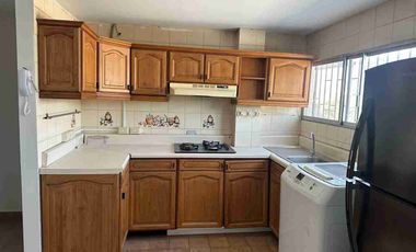 Venta de suitte, con 2 ambientes, con un parqueo urdesa central. Y Ébano.