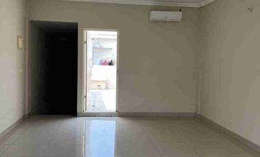 DISEWAKAN RUKO RAPIH SIAP UNTUK BISNIS DI CBD GREEN LAKE CITY